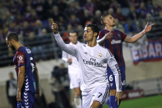 Diam-Diam Ronaldo Intip...