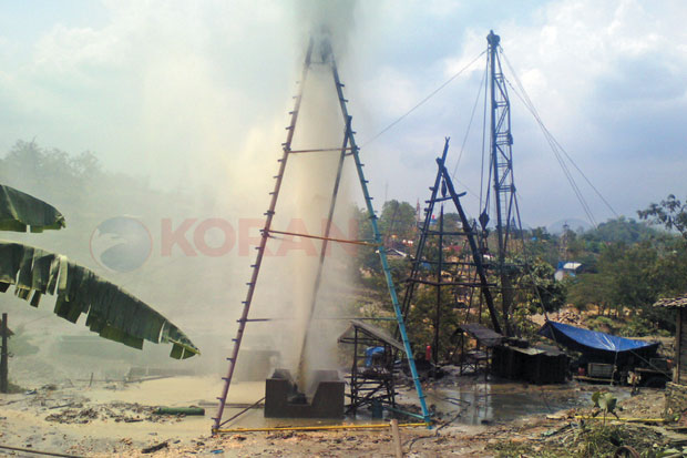 Sumur Kedewan Semburkan...