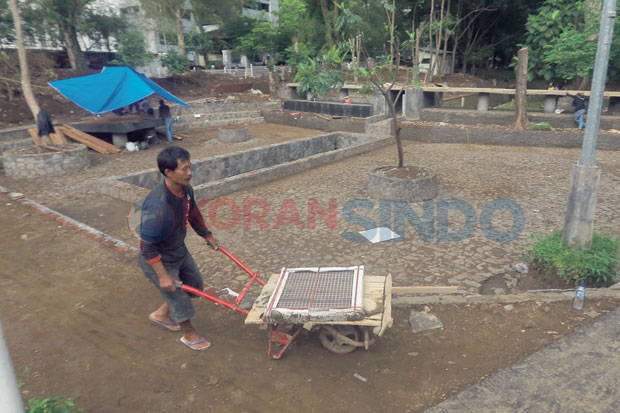 Akhir Desember, Taman...