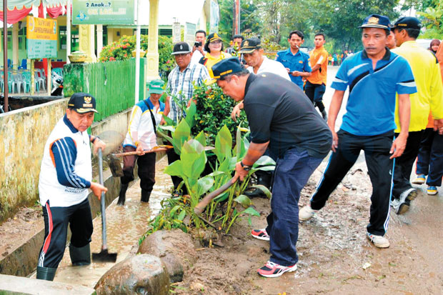 Seluruh Sekolah Gelar...