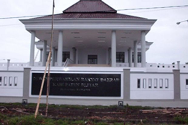 DPRD Blitar Janji Pengesahan...