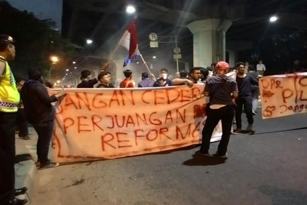 Diblokir Mahasiswa,...