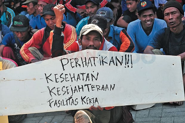 Dua Tahun Honor Tak...