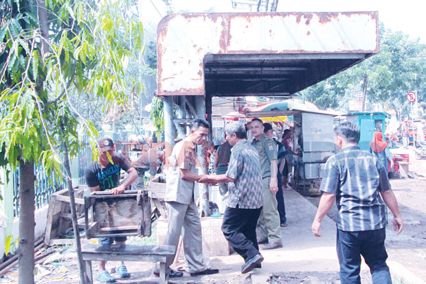 Nasib PKL Tinggal Dua...