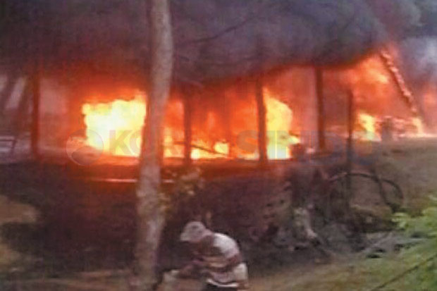 Sumur Minyak W43 Terbakar