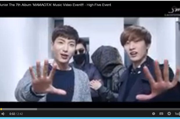 Super Junior Jadi Host...