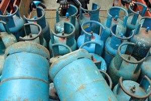 Gas Meledak, Dua Orang...