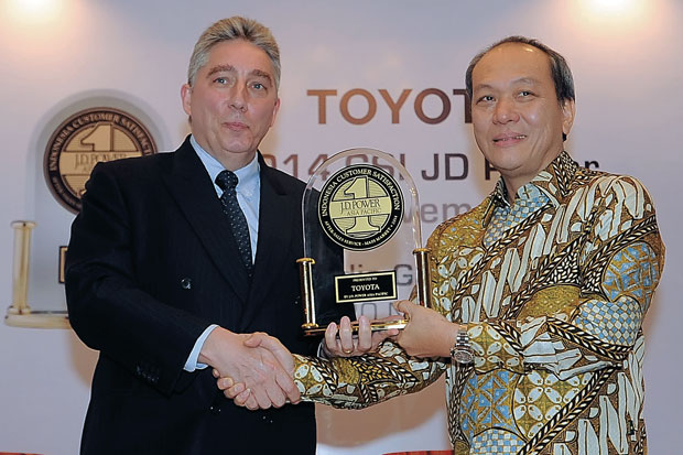 Toyota Raih Posisi Tertinggi...