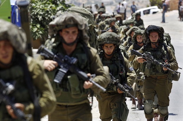 Israel Tangkap Puluhan...