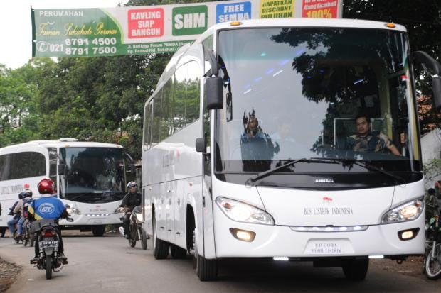 Bus Listrik Depok Diklaim...