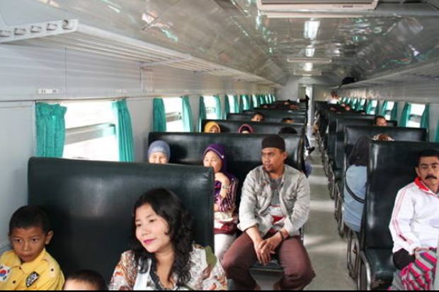 Kereta Api Transportasi...
