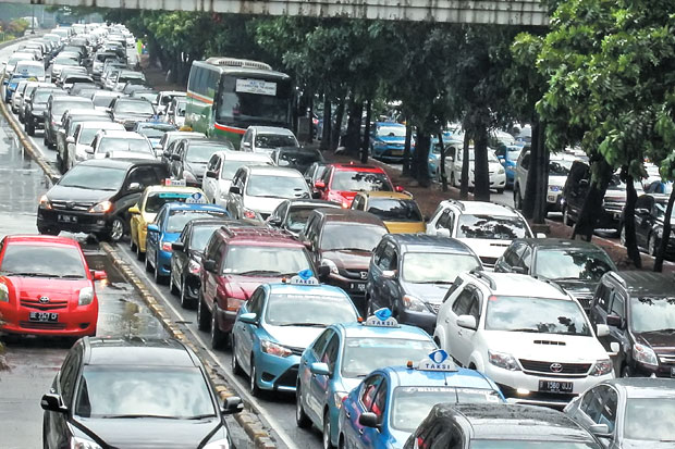 Hujan Deras Guyur Jakarta,...