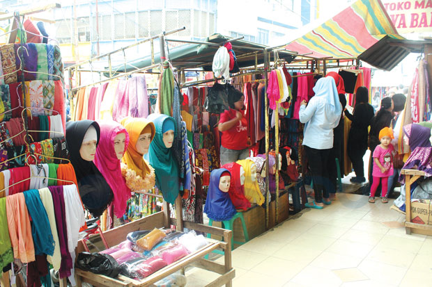 Surganya Pemburu Jilbab...
