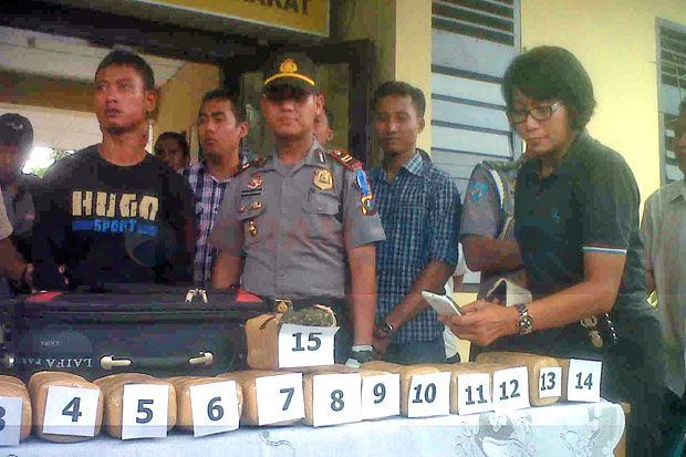 Remaja Jual Ganja untuk...