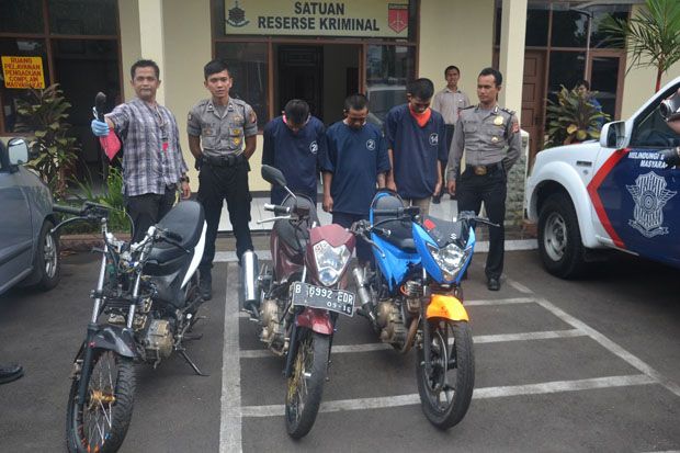 Rampas Motor, 4 Anggota...