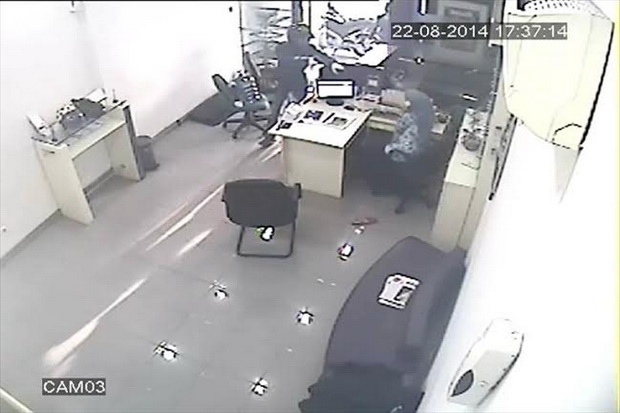 Aksi Perampok Minimarket...