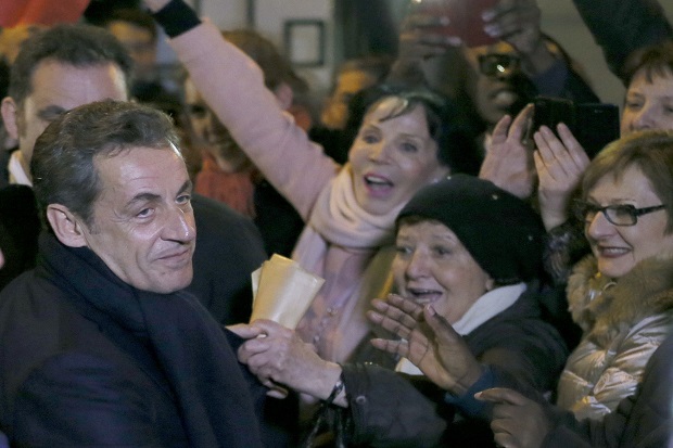 Sarkozy Kembali ke Dunia...