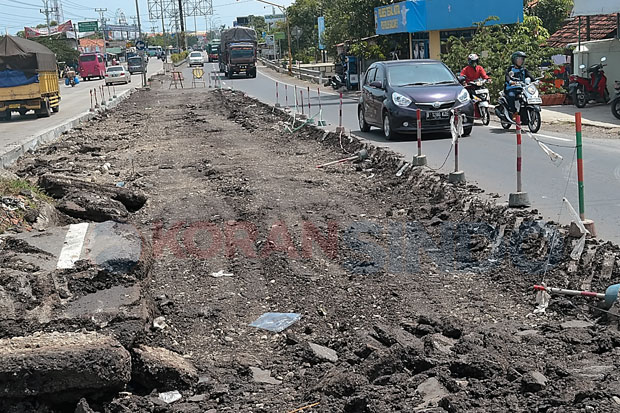 Proyek Jalan Pantura...