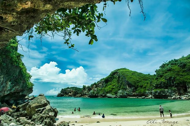 11 Pantai Indah di Gunung...
