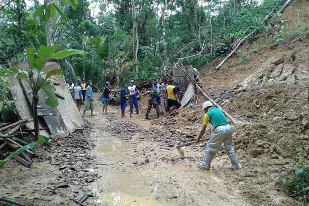 Rumah Tusiyan Tertimbun...