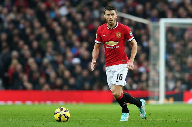 Carrick Minta MU Pertahankan...