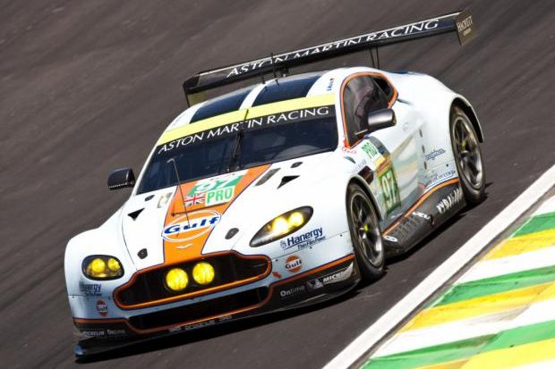 Aston Martin Uji Coba...