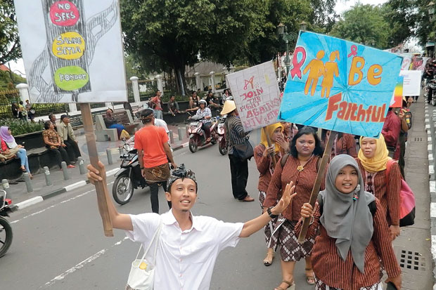 Penderita HIV/AIDS Terus...