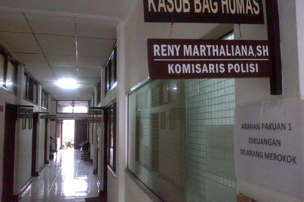 Polisi di Bandung Dilarang...