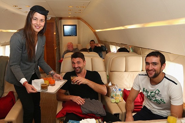 Ana Ivanovic Jadi Pramugari...