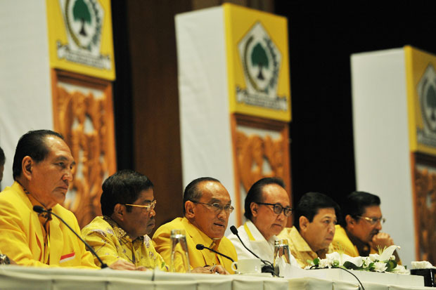 Golkar Pecat Agung Laksono...