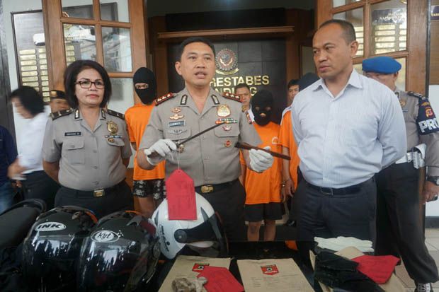 Perusak Pos Satpam Gedung...
