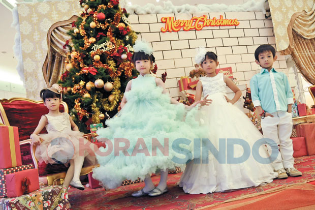 Busana Natal Mirip Bidadari