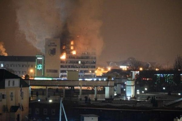 Grozny Bergejolak, Tank-tank...