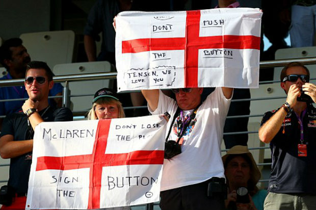 Coulthard Desak McLaren...