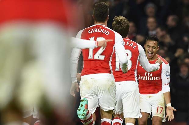 Sanchez Selamatkan Tiga...