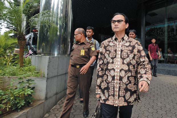 Riefan Avrian Dituntut...