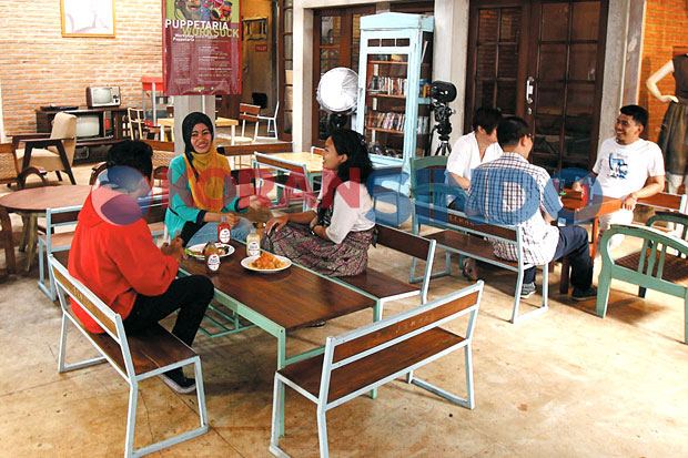 Mal Kecil di Dalam Restoran
