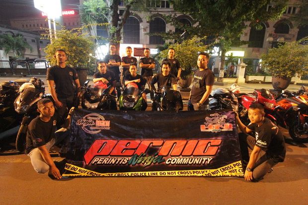 Komunitas Sepeda Motor...