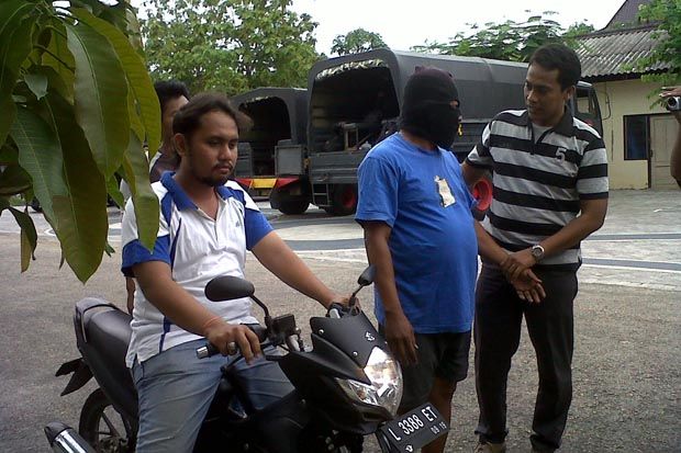 Pesta Sabu di Pos Kamling,...
