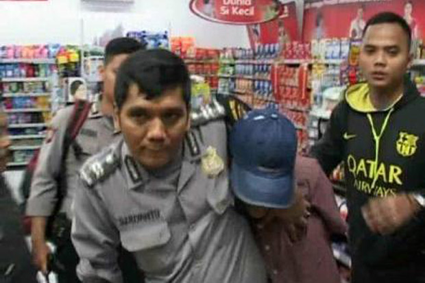 Sakau, Dandi Nekat Jarah...