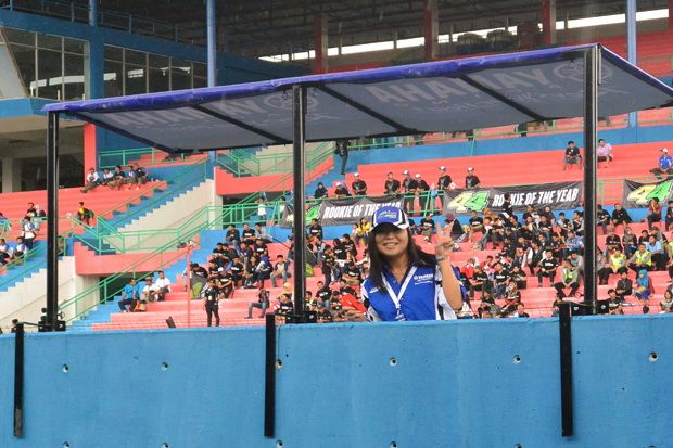 Cewek Jepang Umbar Selfie...