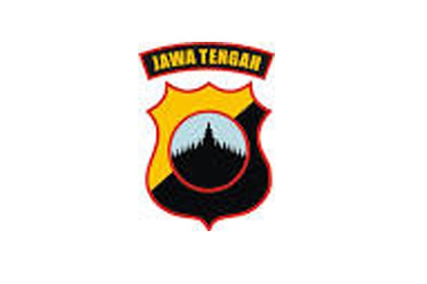 Polisi Gerebek Pesta...