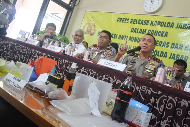 Ungkap Kasus Miras Oplosan,...