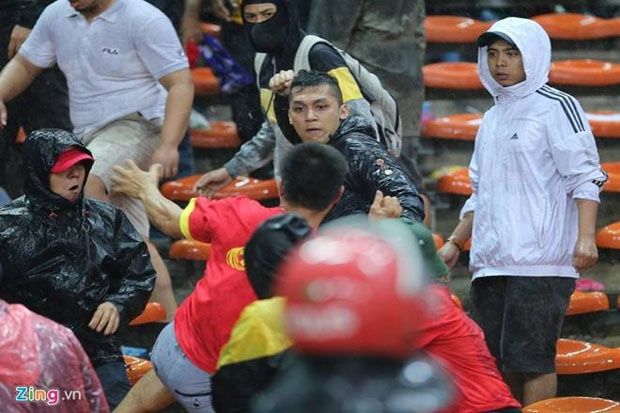 Fans Vietnam Respon...