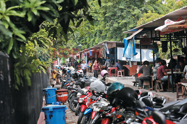 PKL Jalur Gaza Keluhkan...