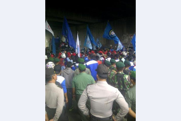 Ribuan Buruh Tangerang...