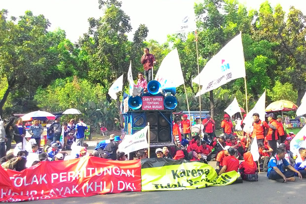 Ribuan Buruh Asal Bekasi...