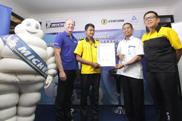 Michelin-1 Station Cetak...