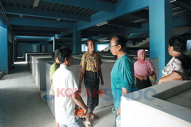 Pindah, Pedagang Bulu...