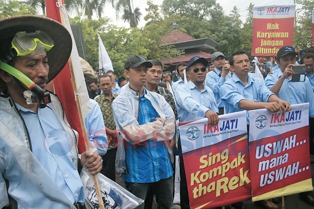 Karyawan Jasa Tirta...